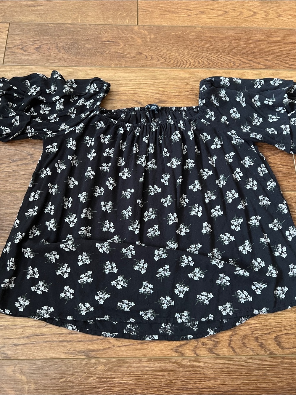 American Eagle Outfitters Black Floral Off-Shoulder Blouse